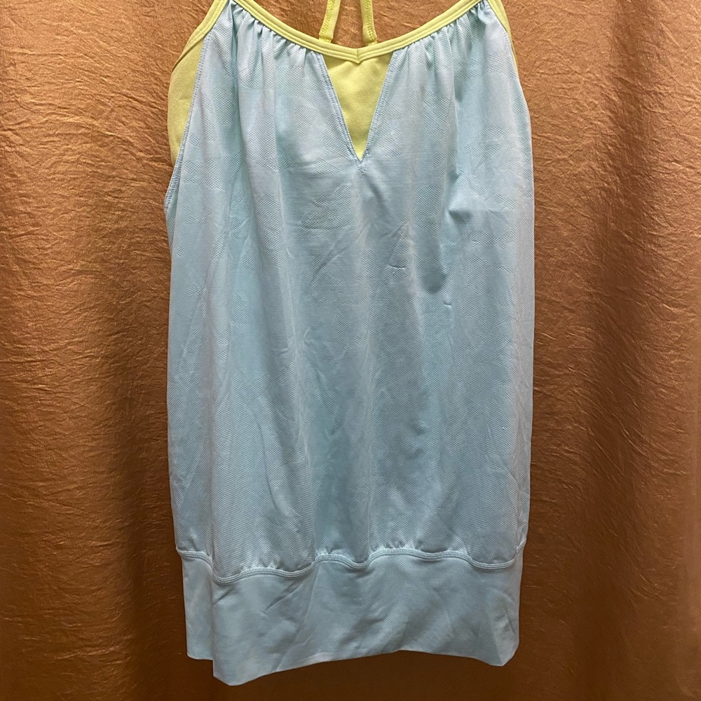 Women’s North Face Active top-light blue & yellow-Large